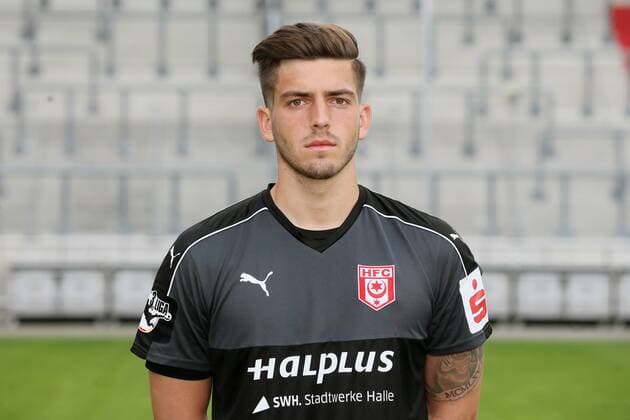 Hallescher FC Fußball Saison 2016-17 Halle Saale, 14.07.2016, Fußball, 3.Liga, GER, Porträttermin 2016 2017. , Hallescher FC , Im Bild: Torwart Fabian Bredlow ,