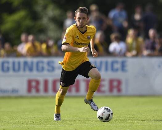 Fußball, 2. Liga, Saison 2016 2017, SG Dynamo Dresden, Testspiel, SG Dynamo Dresden - Hertha BSC U23, Jahnkampfbahn, Großenhain. Dresdens Marc Wachs am Ball. RM001