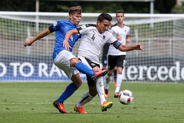 14.07.2016, xjfx, Fussball Europameisterschaft 2016 U19, Oesterreich - Italien, emspor v.l. Nicolo Barella (Italien), Marco Krainz (Oesterreich), Zweikampf, Action, Aktion, Battles for the Ball Reutlingen