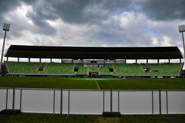 Die Tribuene im Stadion An der Kreuzeiche, sie wurde am 14. Januar 2003 mit einem Spiel gegen den FC Bayern München eingeweiht. Deutschland, Reutlingen: Fussball, UEFA Under19 Championship: Italien vs Oesterreich am 14.07.2016, Stadion An der Kreuzeiche.
