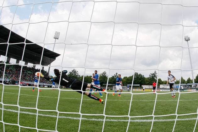 14.07.2016, xjfx, Fussball Europameisterschaft 2016 U19, Oesterreich - Italien, emspor v.l. Alex Meret (Italien), Aktion Reutlingen
