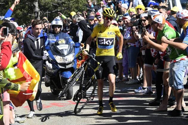 MONT VENTOUX, FRANCE - JULY 14 : FROOME Christopher (GBR) Rider of TEAM SKY running with his bike after a crash in the last kilometer of the Mont Ventoux climb during stage 12 of the 2016 Tour de France a 184 km stage between Montpellier and Mont Ventoux - Chalet Reynard, on July 14, 2016 in Mont Ventoux, France , 14 07 2016 CYCLISME : Tour de France - Etape 12 - Montpellier to Chalet-Reynard - 14 07 2016 PHOTONEWS PANORAMIC  -