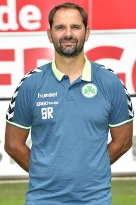 14.07.2016 - SpVgg Greuther Fürth Fuerth - 2. Fußball Bundesliga BL - Saison 2016 2017 - Fototermin Porträttermin - - Stefan Ruthenbeck (Trainer SpVgg Greuther Fürth ) - Einzelbild Einzelfoto Portrait Porträt Kopfbild