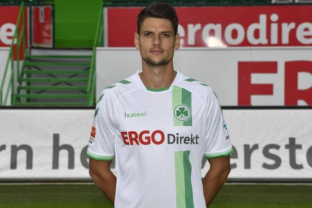 14.07.2016 - SpVgg Greuther Fürth Fuerth - 2. Fußball Bundesliga BL - Saison 2016 2017 - Fototermin Porträttermin - - Andreas Hofmann (6, SpVgg Greuther Fürth ) - Einzelbild Einzelfoto Portrait Porträt Kopfbild