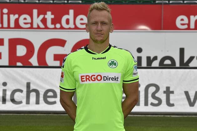 14.07.2016 - SpVgg Greuther Fürth Fuerth - 2. Fußball Bundesliga BL - Saison 2016 2017 - Fototermin Porträttermin - - Sascha Burchert (30, SpVgg Greuther Fürth ) - Einzelbild Einzelfoto Portrait Porträt Kopfbild