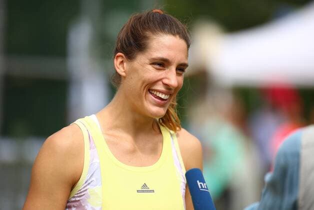 16.07.2016 xcex Deutschland, Darmstadt, Tennis-Trophy bei TEC Darmstadt zugunsten des Projekts DU MUSST KÄMPFEN - Spenden für an Krebs erkrankte Kinder und Jugendliche Tennisprofi Andrea Petkovic im Interview