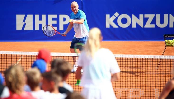 Bilder des Tages - SPORT ATP-Turnier in Umag, Kids Day 16.07.2016., Umag, Croatia - Croatia Open Umag, Kids day with Andre Agassi.  SlavkoxMidzor PIXSELL