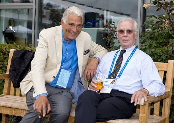 Aachen - CHIO 2016 Verleihung Goldene Sportpyramide durch die Deutsche Sporthilfe. Alwin Schockemöhle und Emil Hendrix im Gespäch vor der Verleihung der Goldenen Sportpyramide -
