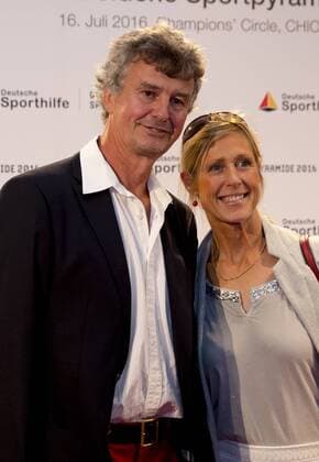 Aachen - CHIO 2016 Verleihung Goldene Sportpyramide durch die Deutsche Sporthilfe. Peter-Michael Kolbe, Weltmeister Rudern mit Frau Karin auf dem Roten Teppich -