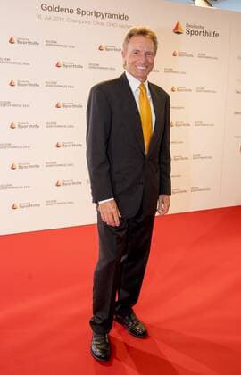 Aachen - CHIO 2016 Verleihung Goldene Sportpyramide durch die Deutsche Sporthilfe. Bernhard Langer auf dem Roten Teppich -