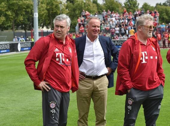 16.07.2016, Fussball, Saison 2016 2017, Testspiel, Vorbereitungsspiel, SV Lippstadt 08 - FC Bayern Muenchen 3:4, v.li., Trainer Carlo Ancelotti (Bayern Muenchen), Vorstandsvorsitzender Karl-Heinz Rummenigge, Karl Heinz Rummenigge (Bayern Muenchen), Fitnesstrainer Giovanni Mauri (Bayern Muenchen)