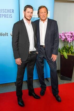 GER, Bayerische Sportpreis 2016 16.07.2016, BMW Welt, Muenchen, GER, Bayerische Sportpreis 2016, im Bild Erich Kühnhackl mit Sohn Tom nordphotoxStraubmeier