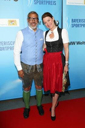Jimmy Hartwig mit Frau Stefanie, Bayerischer Sportpreis 2016 in der BMW Welt in Muenchen am 16.07.2016