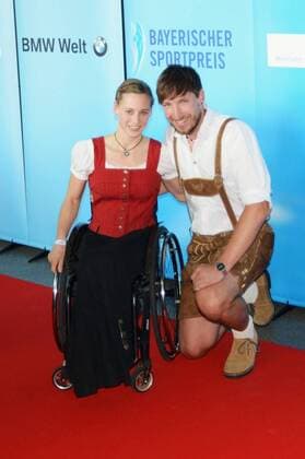 Bayerischer Sportpreis in Muenchen 2016. Foto: Anna Schaffelhuber und Freund Michael.