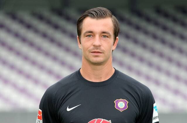 Team Erzgebirge Aue Fußball 2.Bundesliga 2016 17 Aue, 17.07.2016, Erzgebirgsstadion, Fußball, 2.Bundesliga , Porträttermin, Saison 2016 2017 , Im Bild; Torhüter Martin Männel Maennel. ,