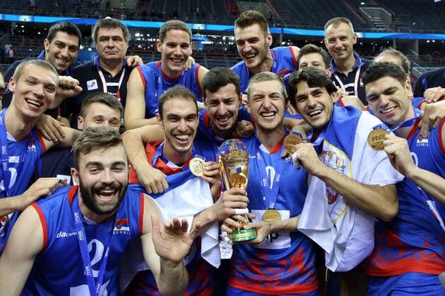 Volleyball, Serbien gewinnt World League Finale 17.07.2016 KRAKOW TAURON ARENA, POLAND - MEN S VOLLEYBALL, FIVB WORLD LEAGUE FINALS, SERBIA vs. BRAZIL: ALEKSA BRDJOVIC UROS KOVACEVIC , NARKO IVOVIC , NIKOLA JOVOVIC , DRAGAN STANKOVIC , SRECKO LISINAC NIKOLA GRBIC  20160717CSJP3056