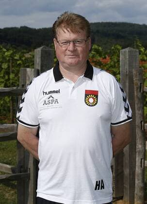 Betreuer Harry Anders 8SG) . Fototermin SG Sonnenhof Grossaspach 2016-2017 . Großaspach, GER, 15.07.2016 ,Fussball 3. Liga 2016 2017.