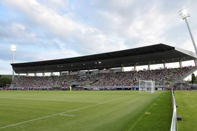 schoene volle Kulisse im Reutlinger Kreuzeiche-Stadion , Reutlingen Copyright: Baur Eibner-Pressefoto EP_JOBA