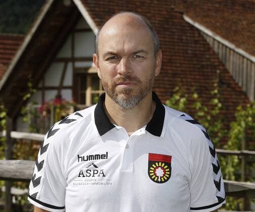 Physiotherapeut Volker Max (SG) . Fototermin SG Sonnenhof Grossaspach 2016-2017 . Großaspach, GER, 15.07.2016 ,Fussball 3. Liga 2016 2017.
