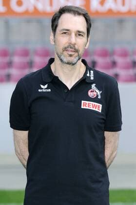 Porträt: Fußball, GER, 1.BL Bundesliga, Porträttermin 2016 2017, 1.FC Köln: Mannschaftsarzt Dr. Paul Klein (FC Köln). Einzelbild, Portrait, Porträt.