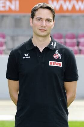 Porträt: Fußball, GER, 1.BL Bundesliga, Porträttermin 2016 2017, 1.FC Köln: Physiotherapeut Paul Schiedges (FC Köln). Einzelbild, Portrait, Porträt.
