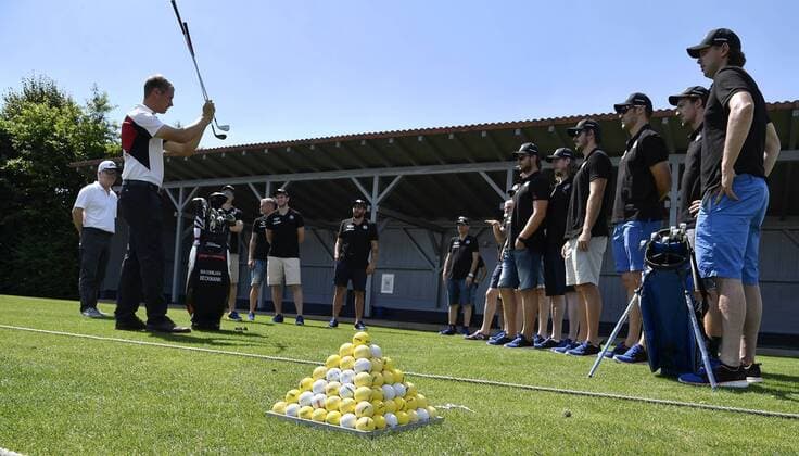19.07.2016 - Handball - 1. Bundesliga - Saison 2016 2017 - HC Erlangen HCE - Besuch Jura Golf Hilzhofen - - Anleitung durch Golf-Lehrer
