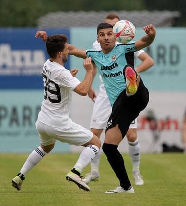 Daniel da Mota (F91 Duedelingen - 9) im Zweikampf mit Dani Quintana (Qarabag Agdam FK 99) Fussball, Champions League Qualifikation, Quali, 2. Runde, Rueckspiel, return leg, Saison 2016-2017 20.07.2016 F91 Duedelingen (LUX) - FK Qarabag Akdam (AZR) Stade Jos Nosbaum, Duedelingen 