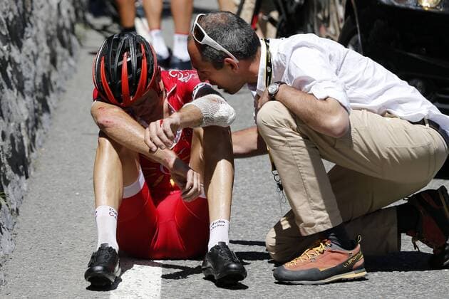 Slovenian Borut Bozic of Cofidis pictured after a crash during the seventeenth stage at the 103rd edition of the Tour de France cycling race, 184,5 km from Bern to Finhaut-Emosson, Switzerland, on Wednesday 20 July 2016. This year s Tour de France takes place from July 2nd to July 24th. YUZURUxSUNADA  x04895516x