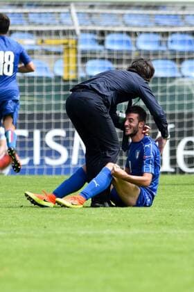 GER, UEFA U19 EURO 2016, Halbfinale, England (ENG) vs Italien (ITA) 21.07.2016, Hardtwaldstadion, Sandhausen, GER, UEFA U19 EURO 2016, Play-Off, im Bild: Jubel bei Paolo Vanoli (Trainer, Italien Italy (ITA) mit Alberto Picci ( 8, Italien Italy (ITA) nordphotox xFabisch
