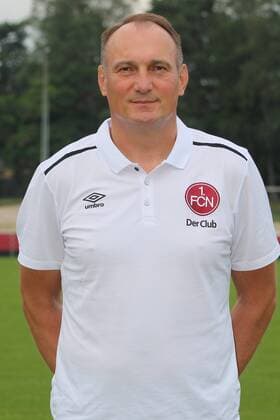 21.07.2016 - 1. FC Nürnberg FCN - 2. Fußball Bundesliga BL - Saison 2016 2017 - Fototermin Porträttermin - MWei - Adam Matysek (Torwarttrainer 1.FC Nürnberg FCN ) - Einzelbild Einzelfoto Portrait Porträt Kopfbild