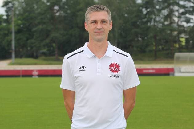 21.07.2016 - 1. FC Nürnberg FCN - 2. Fußball Bundesliga BL - Saison 2016 2017 - Fototermin Porträttermin - MWei - Marko Riegel (Zeugwart 1.FC Nürnberg FCN ) Einzelbild Einzelfoto Portrait Porträt Kopfbild