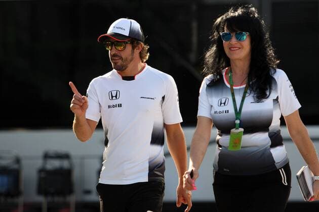 Formel 1, GP von Ungarn, Training Hungarian Grand Prix, Hungaroring, Budapest 21 - 24 July 2016 21.07.2016 - Fernando Alonso (ESP) McLaren Honda MP4-31 and Silvia Frangipane Hoffer (ITA) Mclaren PR Officer 