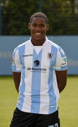 22.07.2016, Fussball 2.Liga 2016 2017, TSV 1860 München, Porträttermin 2016 2017, Romuald Lacazette (TSV 1860 München).