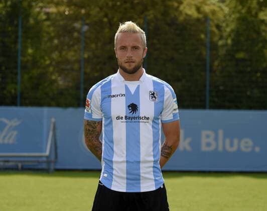 22.07.2016, Fussball 2.Liga 2016 2017, TSV 1860 München, Porträttermin 2016 2017, Daniel Adlung (TSV 1860 München).
