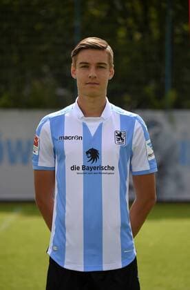 22.07.2016, Fussball 2.Liga 2016 2017, TSV 1860 München, Porträttermin 2016 2017, Florian Neuhaus (TSV 1860 München).
