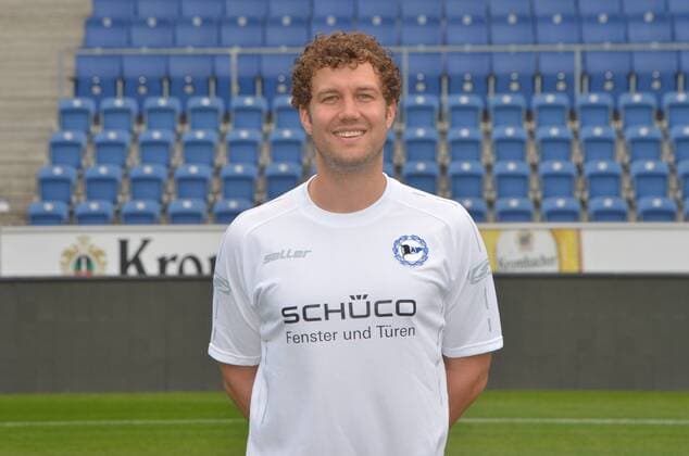 22.07.2016, Fussball, 2. LIGA, Saison 2016 2017, SCHÜCO-ARENA, BIELEFELD Fußball, GER, 2.BL, Portraittermin 2016 2017, Arminia Bielefeld Mario Bertling (Physiotherapeut Arminia Bielefeld), Aktion, Einzelbild, Quer, Portrait