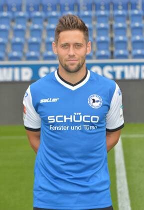 22.07.2016, Fussball, 2. LIGA, Saison 2016 2017, SCHÜCO-ARENA, BIELEFELD Fußball, GER, 2.BL, Portraittermin 2016 2017, Arminia Bielefeld Michael Görlitz (Arminia Bielefeld), Aktion, Einzelbild, Hoch, Portrait