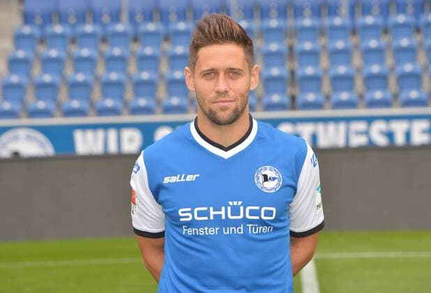 22.07.2016, Fussball, 2. LIGA, Saison 2016 2017, SCHÜCO-ARENA, BIELEFELD Fußball, GER, 2.BL, Portraittermin 2016 2017, Arminia Bielefeld Michael Görlitz (Arminia Bielefeld), Aktion, Einzelbild, Quer, Portrait