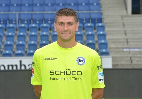 22.07.2016, Fussball, 2. LIGA, Saison 2016 2017, SCHÜCO-ARENA, BIELEFELD Fußball, GER, 2.BL, Portraittermin 2016 2017, Arminia Bielefeld Wolfgang Hesl (Arminia Bielefeld), Aktion, Einzelbild, Quer, Portrait