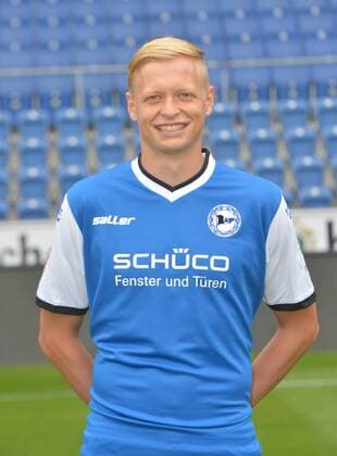 22.07.2016, Fussball, 2. LIGA, Saison 2016 2017, SCHÜCO-ARENA, BIELEFELD Fußball, GER, 2.BL, Portraittermin 2016 2017, Arminia Bielefeld Manuel Hornig (Arminia Bielefeld), Aktion, Einzelbild, Hoch, Portrait