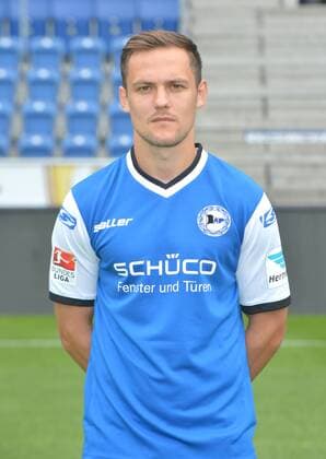 22.07.2016, Fussball, 2. LIGA, Saison 2016 2017, SCHÜCO-ARENA, BIELEFELD Fußball, GER, 2.BL, Portraittermin 2016 2017, Arminia Bielefeld Steffen Lang (Arminia Bielefeld), Aktion, Einzelbild, Hoch, Portrait