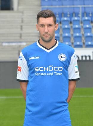 22.07.2016, Fussball, 2. LIGA, Saison 2016 2017, SCHÜCO-ARENA, BIELEFELD Fußball, GER, 2.BL, Portraittermin 2016 2017, Arminia Bielefeld Stephan Salger (Arminia Bielefeld), Aktion, Einzelbild, Hoch, Portrait