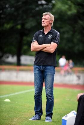 22.07.2016 Kelsterbach, Sportpark Saison 2015 2016 Hessenliga Aufsteiger 1. FC Viktoria 07 Kelsterbach - SC Hessen Dreieich Trainer Rudi Bommer ( SC Hessen Dreieich )