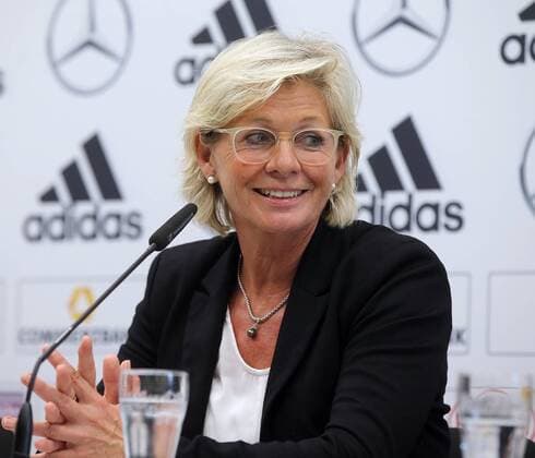 Headcoach Silvia Neid (GER) in der pressekonferenz nach dem Spiel,