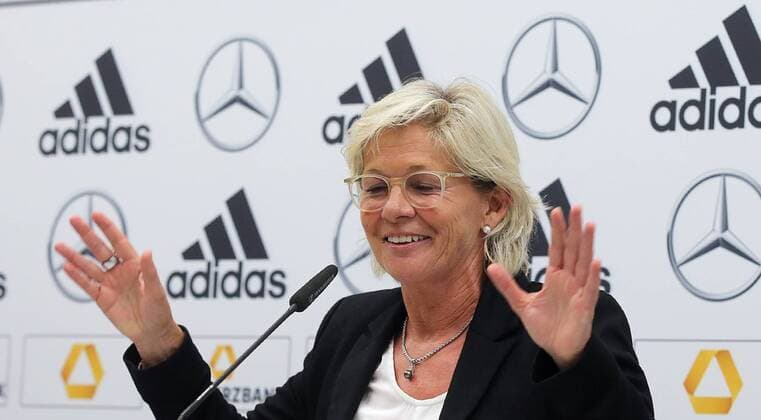 Headcoach Silvia Neid (GER) in der pressekonferenz nach dem Spiel,
