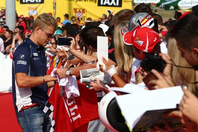 Formel 1, GP Ungarn, Freies Training Hungarian Grand Prix, Hungaroring, Budapest 21 - 24 July 2016 23.07.2016 - Autograph session, Marcus Ericsson (SUE) Sauber C34 
