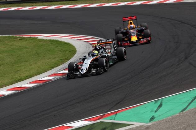 Formel 1, GP Ungarn, Freies Training Hungarian Grand Prix, Hungaroring, Budapest 21 - 24 July 2016 23.07.2016 - Free Practice 3, Sergio Perez (MEX) Sahara Force India F1 VJM09 and Daniel Ricciardo (AUS) Red Bull Racing RB12 