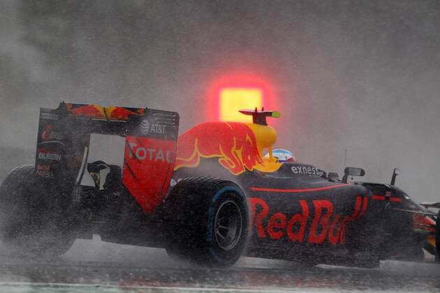 Formel 1, GP von Ungarn, Qualifying in Budapest abgebrochen Hungarian Grand Prix, Hungaroring, Budapest 21 - 24 July 2016 23.07.2016 - Qualifying, Max Verstappen (NED) Red Bull Racing RB12 and the red flag 