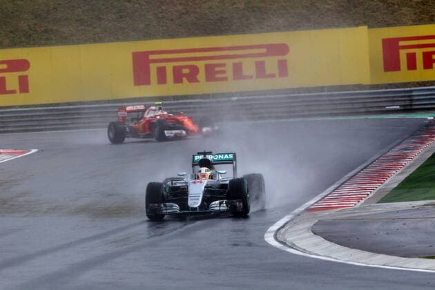 Hungarian Grand Prix, Hungaroring, Budapest 21 - 24 July 2016 23.07.2016 - Qualifying, Lewis Hamilton (GBR) Mercedes AMG F1 W07 Hybrid and Kimi Raikkonen (FIN) Scuderia Ferrari SF16-H 