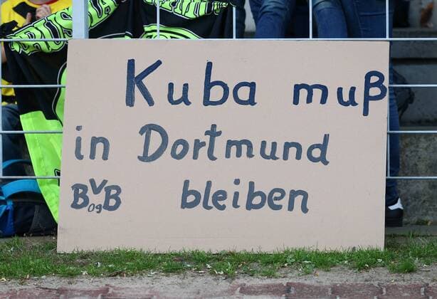 Freitag 08.07.2016, Saison 2016 2017, Vorbereitung des BVB Borussia Dortmund auf die 1. Bundesliga, Testspiel im Stimberg-Stadion Erkenschwick, Spvgg Erkenschwick - BVB Borussia Dortmund, Banner Kuba, Jakub Blaszczykowski (BVB) muss in Dortmund bleiben